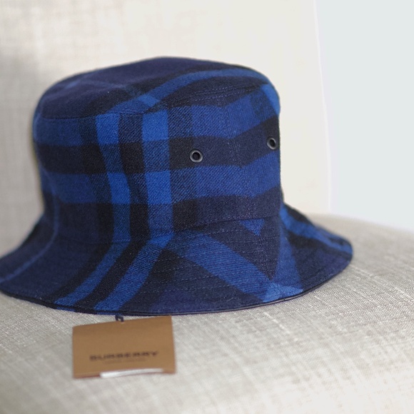 Burberry Check Wool Cashmere Bucket Hat - Picture 2 of 4